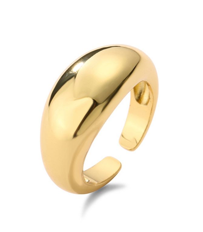 Smooth gold ring